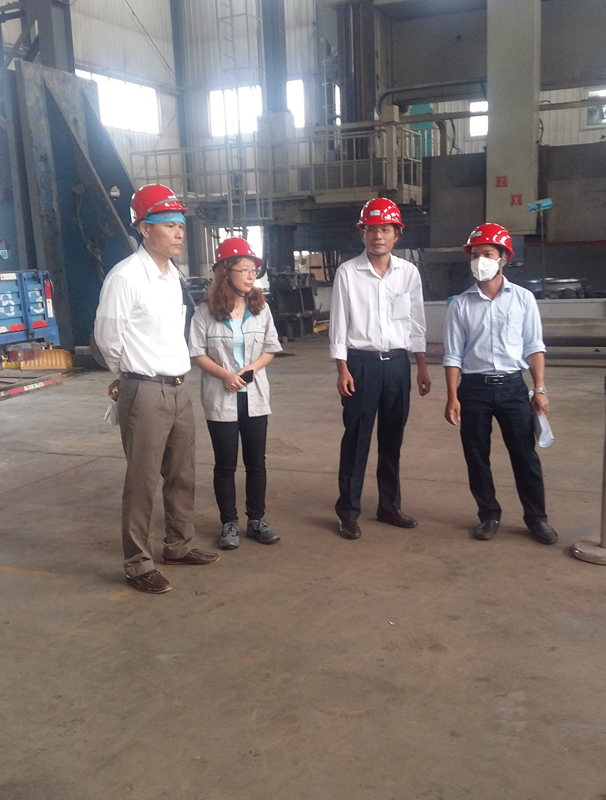 越南客户访问格泰水电进行产品检验